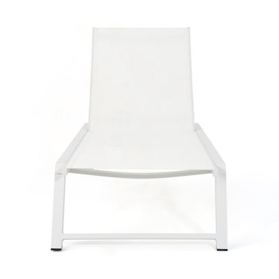 Chaise longue en maille d'aluminium blanche avec dossier entièrement réglable