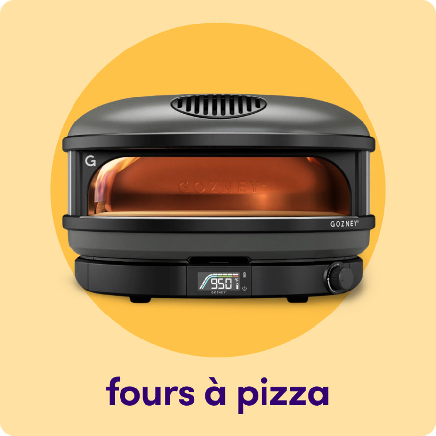 Un four à pizza portable Gozney noir moderne avec un intérieur illuminé et un affichage numérique de la température.