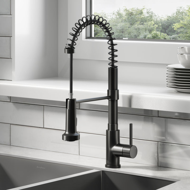 Nouvet Single Handle, Pull-Down Kitchen Faucet, Matte Black