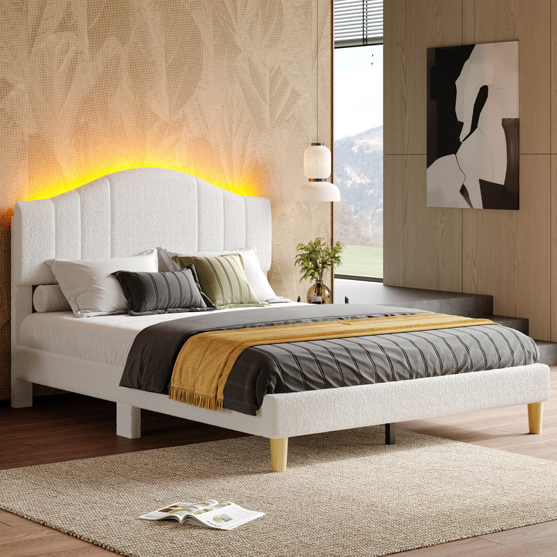 Structure de lit tapissier grand format en tissu Teddy blanc avec lumière DEL et tête de lit réglable en hauteur, aucun sommier nécessaire
