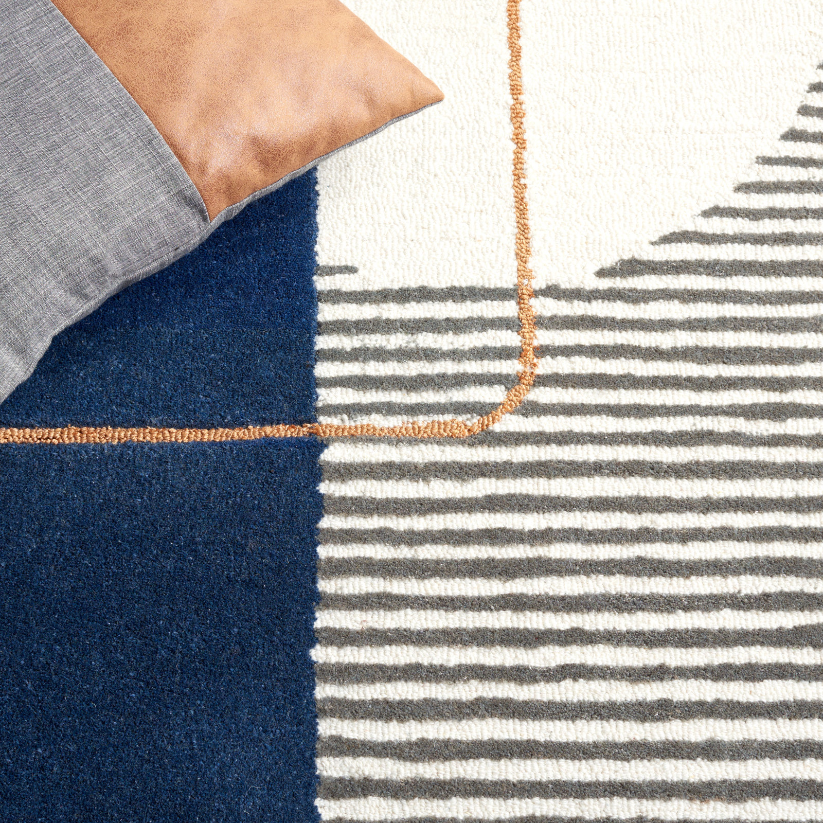 Lacy Hand-Tufted Geometric Wool Rug, Rectangle 2' x 3'