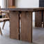 Table de salle à manger en bois massif de style médiéval.-110976346