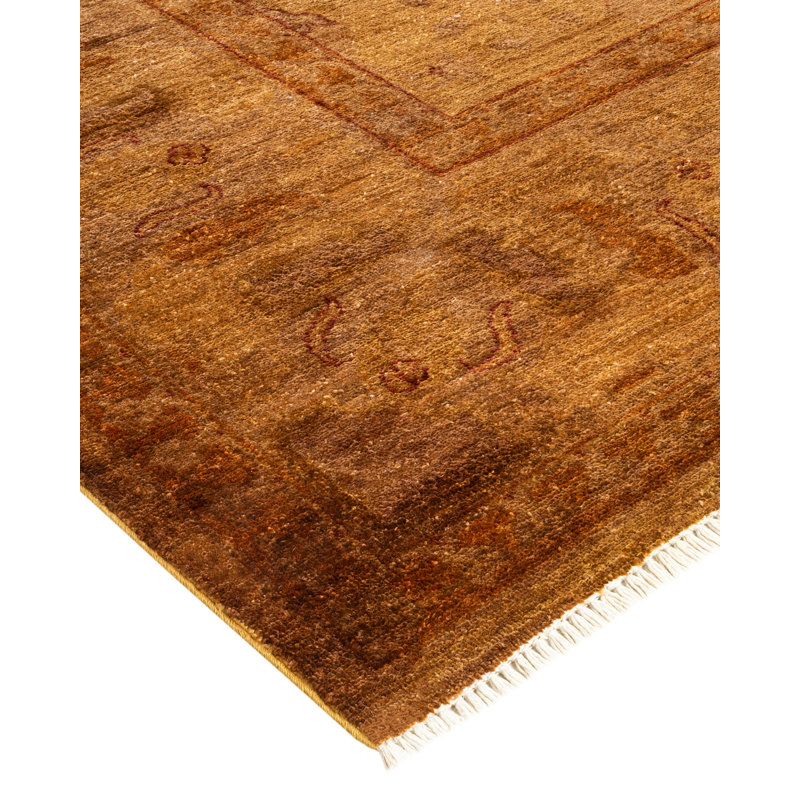 Tapis rouge contemporain en laine noué à la main Haydon 4 pi 10 po x 7 pi 1 po