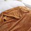 Jeté décoratif en flanelle de luxe en molleton super doux-114979496