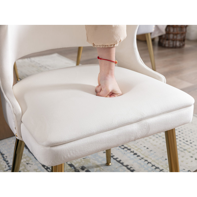 Fauteuil à oreilles en velours khanya, Beige