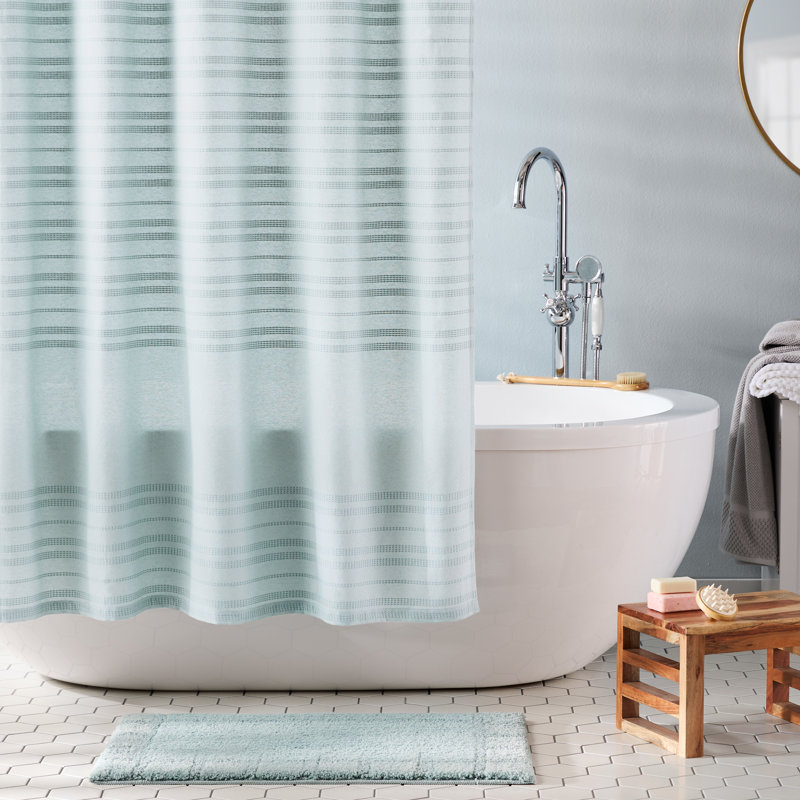 Rideau de douche texturé à rayures Town & Country Country 70 po x 72 po, Bleu
