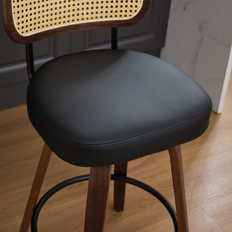 Ensemble de 2 tabourets de bar à hauteur de comptoir - tabourets à hauteur de comptoir en rotin de 26 pouces avec dossier en canne, siège rembourré, fabrication en noyer, tabourets de comptoir pivotants pour îlot / cuisine / comptoir / bar