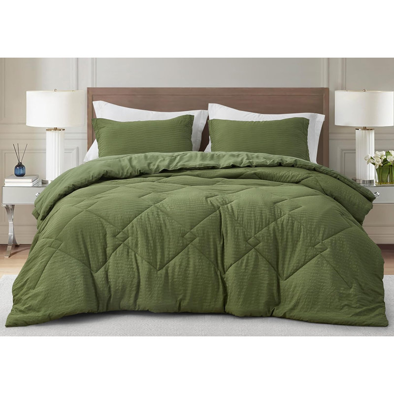 Hugo 3-Piece Polyester Jacquard Lightweight Thin Comforter Set, Olive Green, Queen Comforter + 2 Standard Shams