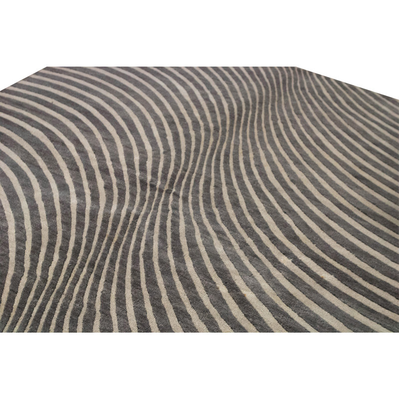 Hand Knotted Area Rug in Gray