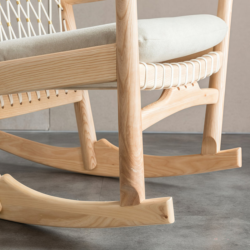 Chaise berçante en bois massif