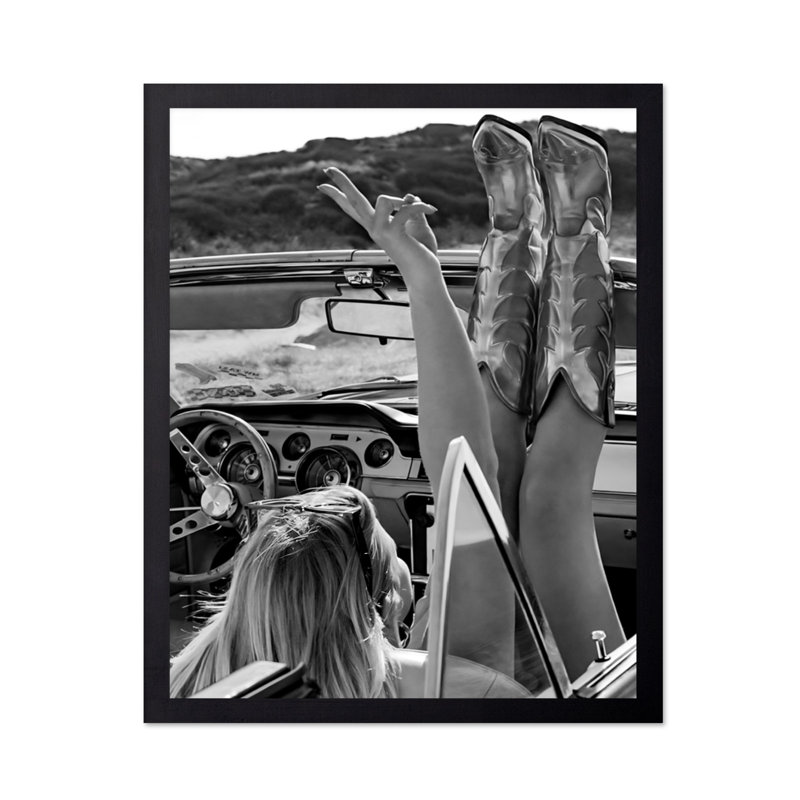 Femme en bottes, Unframed, Poster, 18"H x 24"W