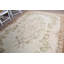 Tapis turc antique Oushak avec un élégant motif floral bohémien pour un décor de salon élégant