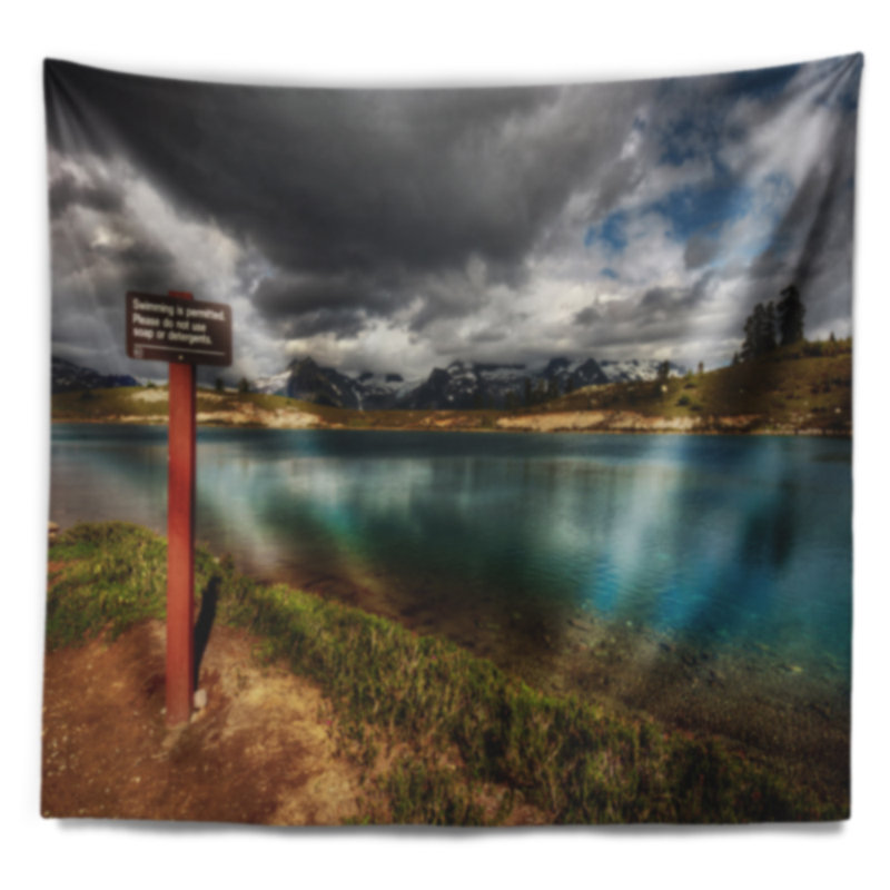 Paysage avec lac de montagne avec des nuages, H 32 po x l 39 po