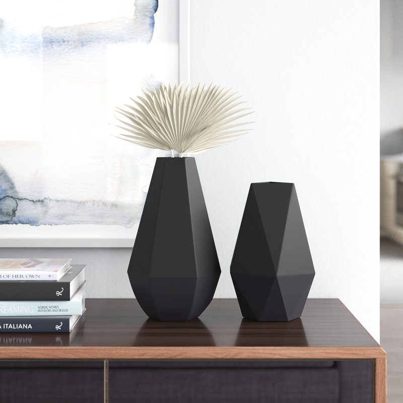 Gallardo Metal Table Vase