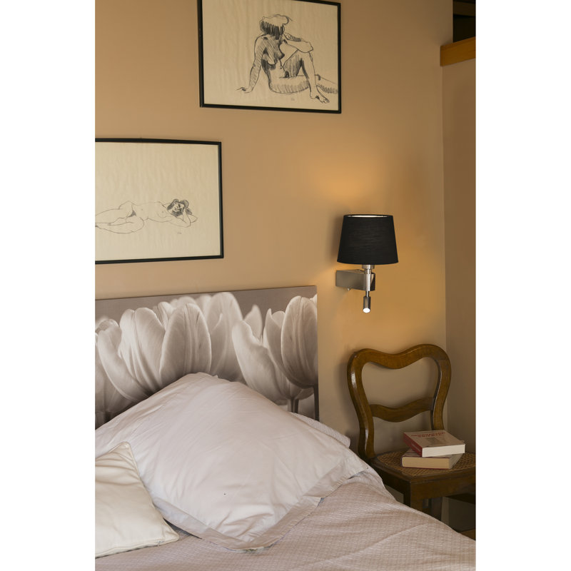 Room LED Armed Sconce, Black