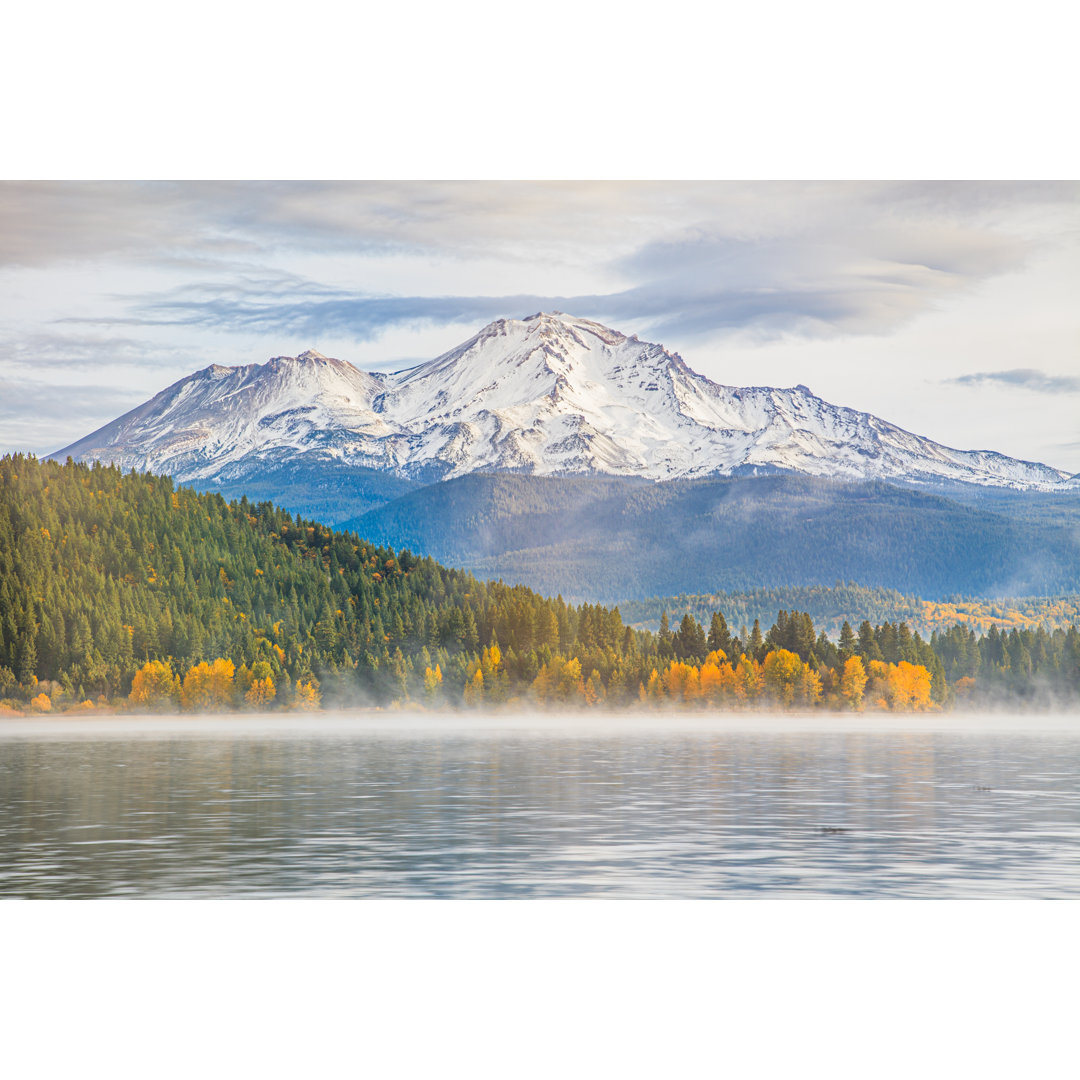 Beautiful Mountain And Lake von GoranQ - Ohne Rahmen auf Leinwand drucken