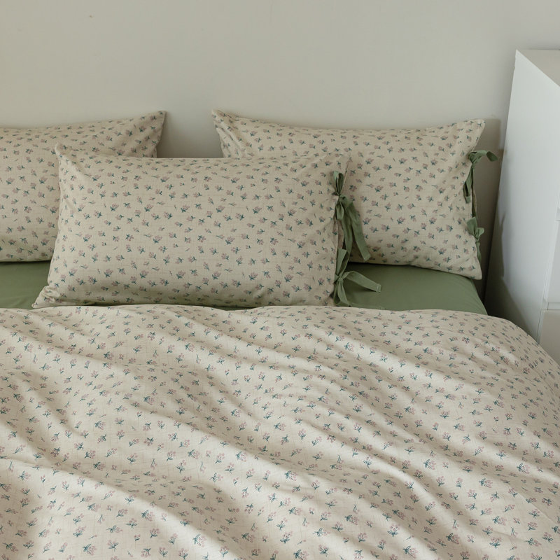 Minimalist Chic 3 PCS Floral Print Polyester Comforter Set, Beige/Pink, King Comforter + 2 Standard Pillowcases