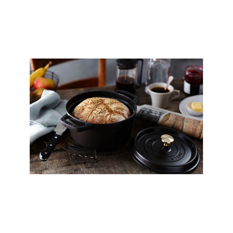 La Cocotte Cast Iron Round Cocotte, Black Matte, 2.75 quarts
