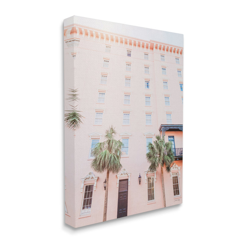 Été tropical, bâtiment de vacances rose par Jennifer Rigsby - photographie, Toile tendue, H 20 po x l 16 po x P 1,5 po