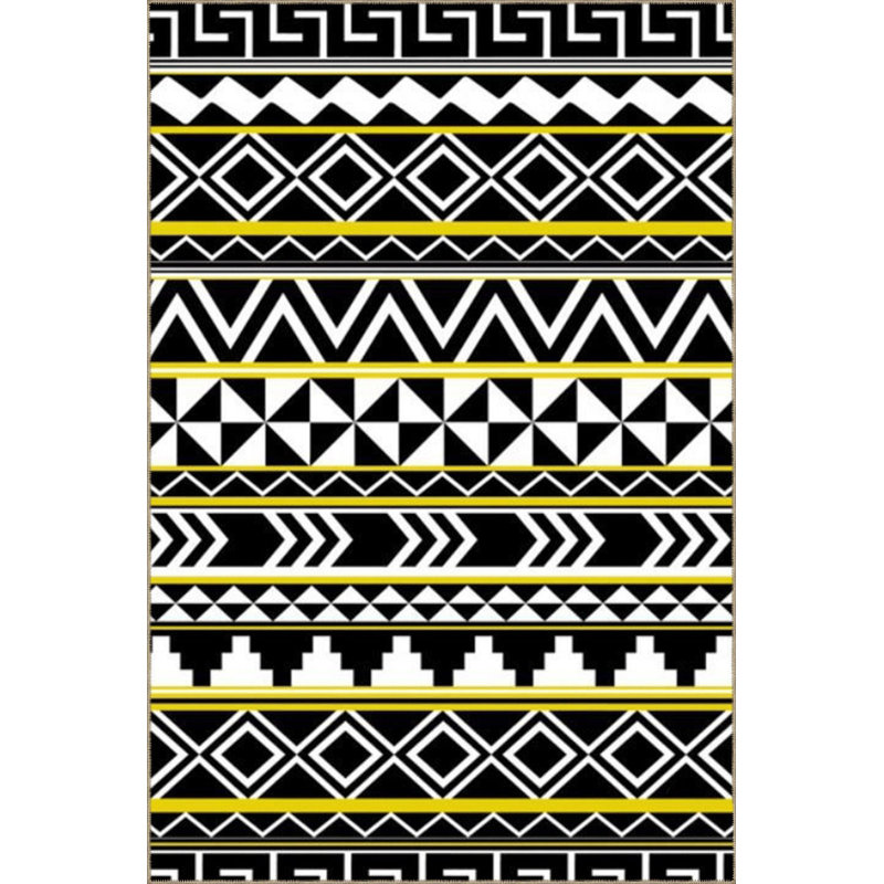 Tapis noir à motif géométrique noir, Sous-tapis rectangulaire 4 pi 11 po x 9 pi 10 po i