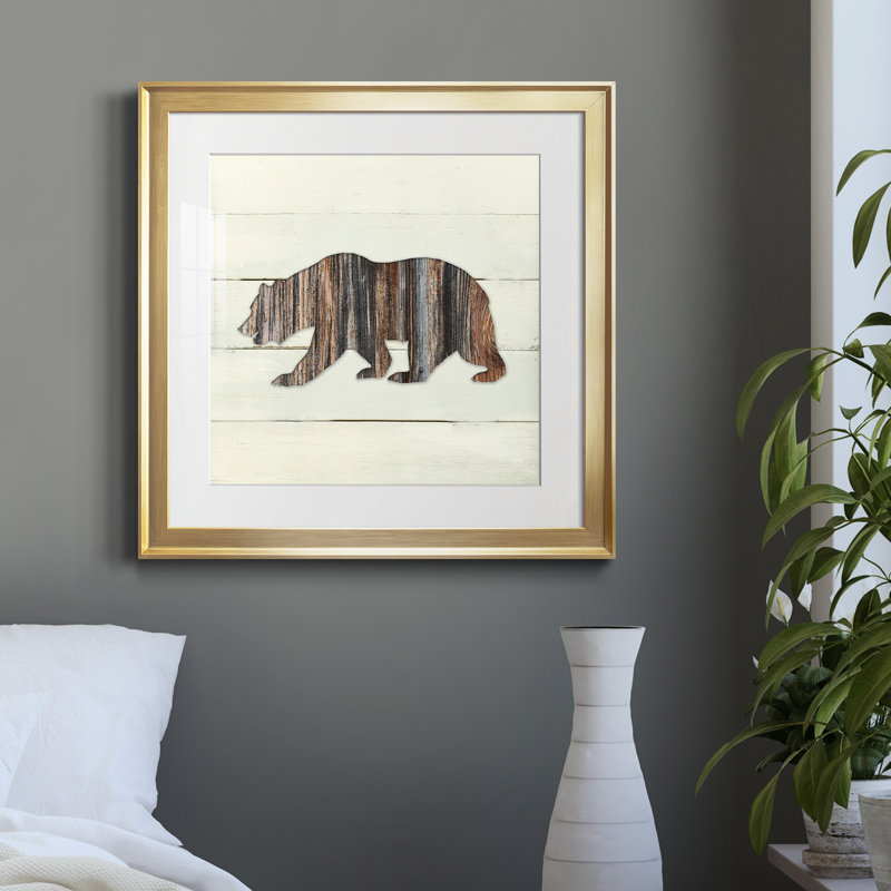 Woodland Bear - Reproduction d'art sur papier encadrée, Papier encadré doré, H 34,5 po x l 34,5 po x P 1,5 po