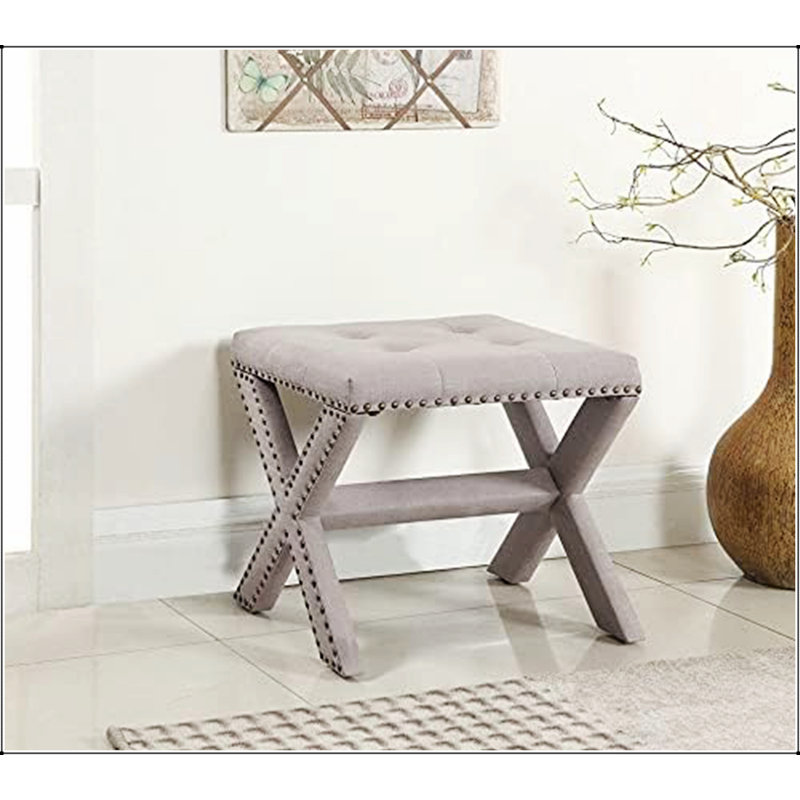 Banc d'appoint rembourré en velours avec garniture cloutée, banc de siège capitonné pour le salon de l'entrée, Beige