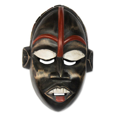 Masque en bois ghanaian de fantôme africaine