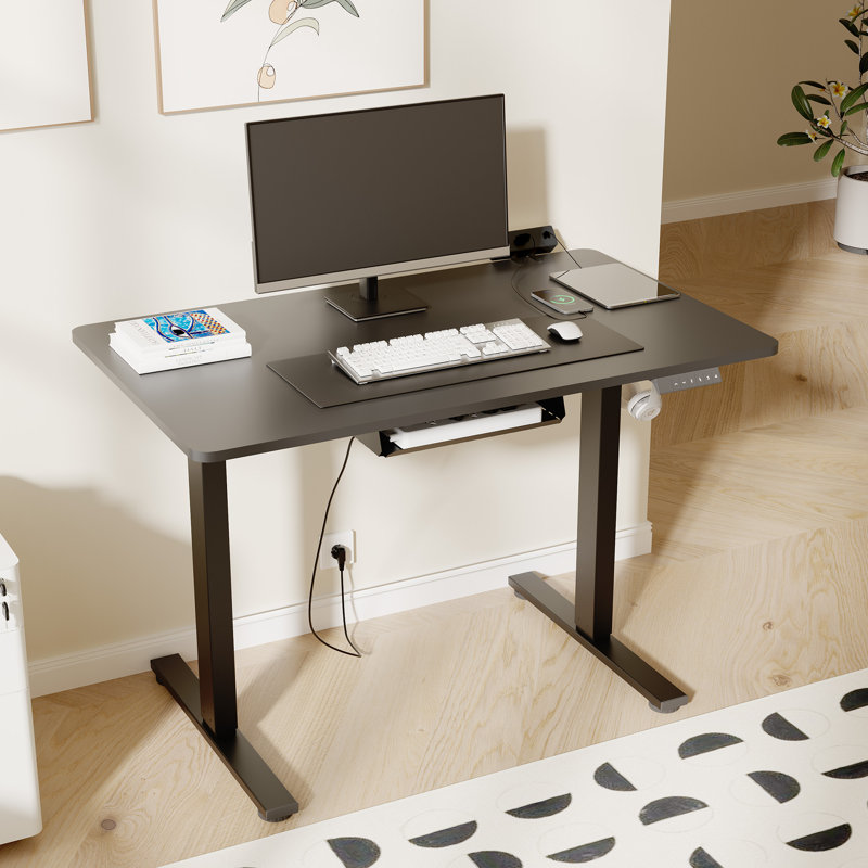 Bureau debout à hauteur ajustable avec ports USB et plateau de gestion des câbles Mancheer, 45.7" H x 40" W x 24" D