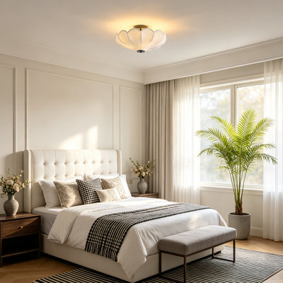 Plafonnier 3 lumières en tissu blanc avec abat-jour pétale pour chambre à coucher