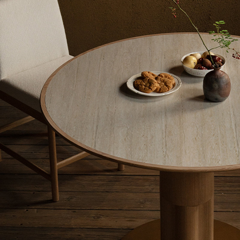 Light luxury round dining table