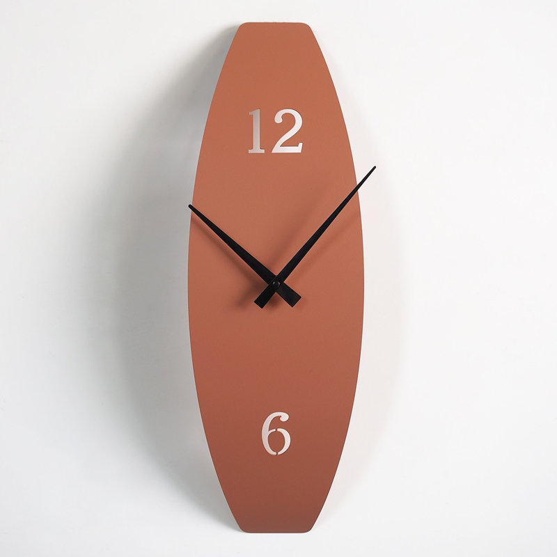 Horloge murale élégante en métal, finition rouge, 5,9 po x 18,1 po | 100% acier, épaisseur: 0,04 pouce | Mécanisme de balayage continu silencieux | Léger à 1,0 lb | Parfait pour la décoration de la maison et du bureau