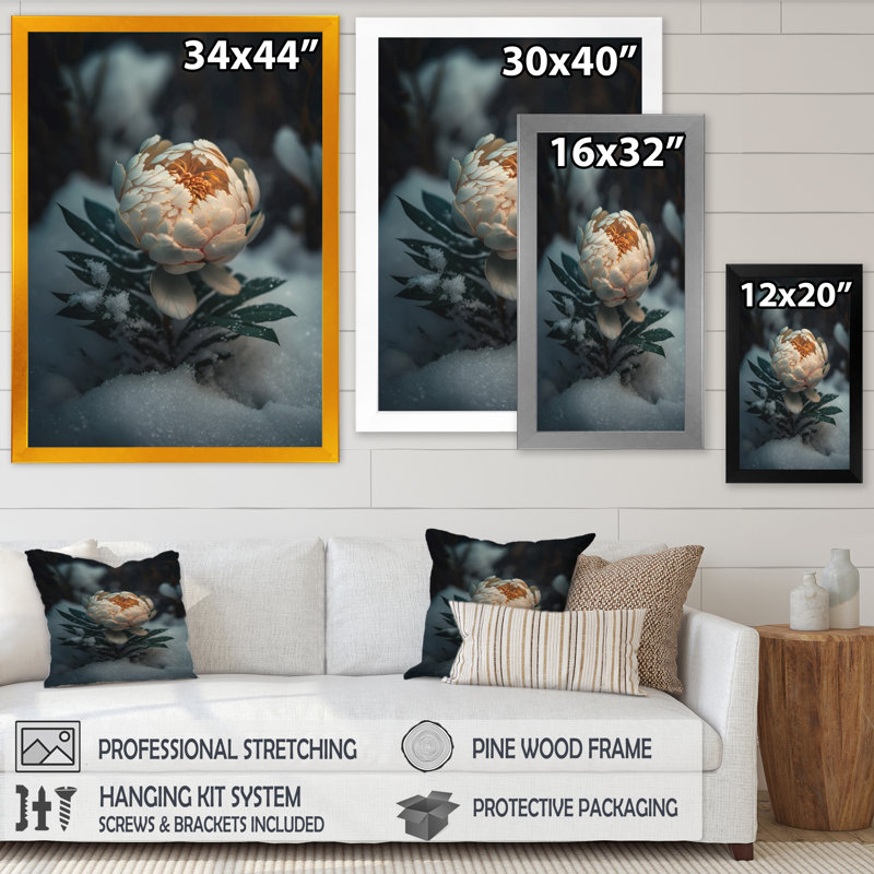 Une pivoine blanche en fleurs en hiver IV - photographie sur toile, H 20 po x l 12 po x P 1 po, Cadre photo doré