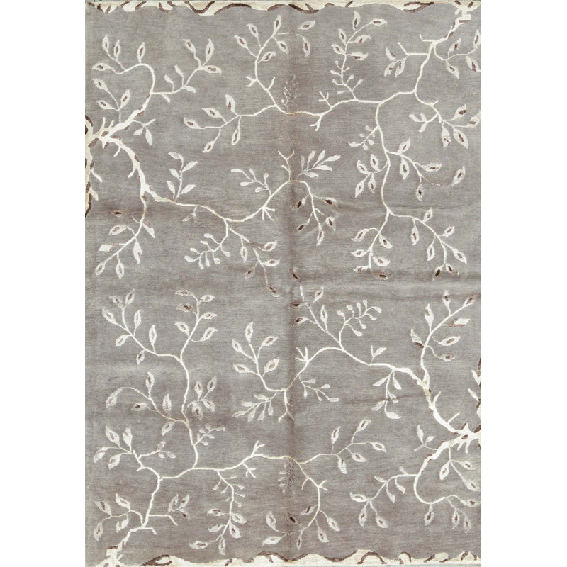 Floral Area Rug in Gray