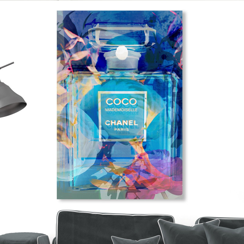 «Fashion and Glam Circe Perfume», bleu glamour - impression, H 30 po x l 20 po, Toile tendue