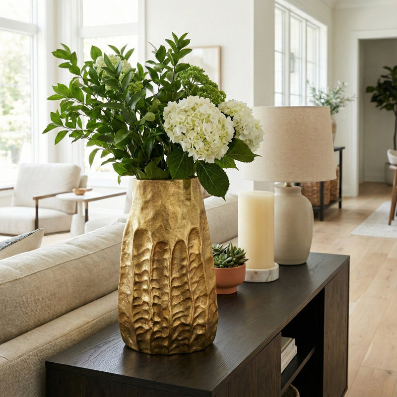 Vase en métal Kasam Glam Modern, H 14 po x l 8 po x P 4 po
