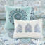 Édredon réversible 8 pièces en coton bleu roi - imprimé floral sur un côté, revers géométrique à deux tons, avec jupe de lit avec motif, bourre, taies décoratives et coussins décoratifs-121400032-121400034