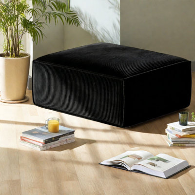 Canapés modulaires noirs moelleux, confort en mousse, design moderne pour le salon