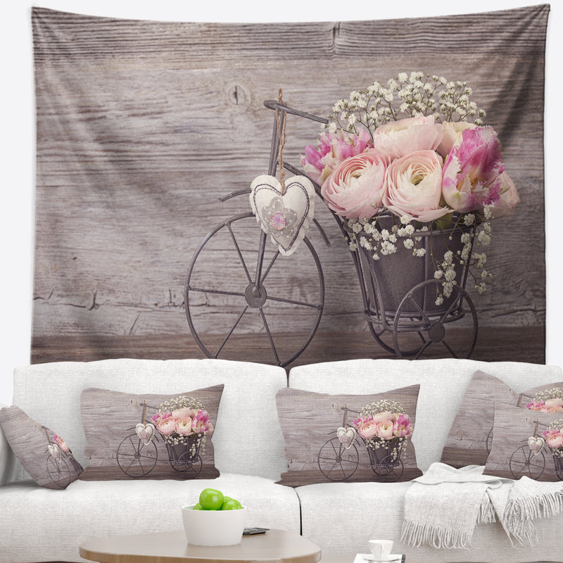 Tapisserie de fleurs de renoncule dans un vase de bicyclette, H 32 po x l 39 po