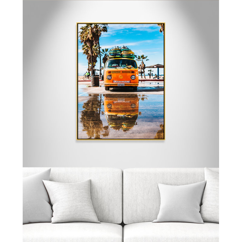 «Coastal Cruiser» par Tyler Nix, H 49,5 po x l 37,5 po x P 2 po, Cadre flottant doré, Pas de tapis