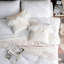 Coussin décoratif en plumes-1263361731-1263361754-1228598421