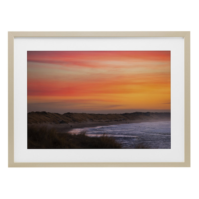 Coucher de soleil orange sur un rivage, reproduction sous verre, conception de Thomas Tepstad Berge, H 14 po x l 20 po
