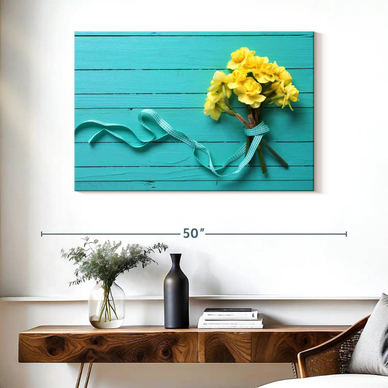 Bouquet de jonquilles Harnek sur fond bleu, H 26 po x l 39 po