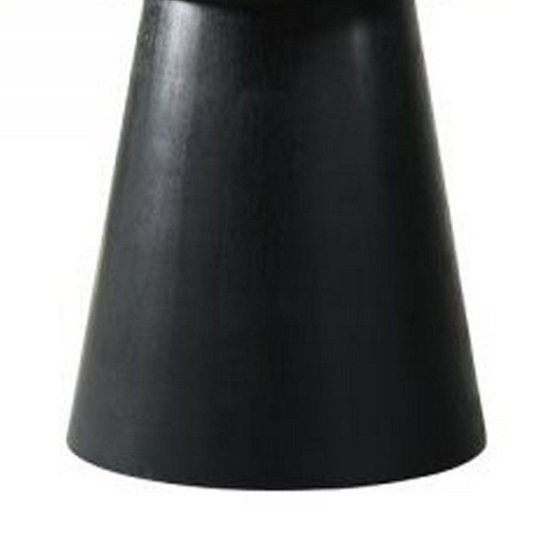 Gytle Round Dining Table in Black