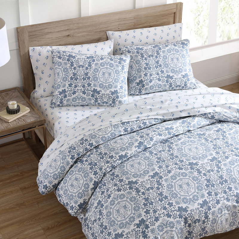 King White and Blue Cotton Reversible Comforter Set