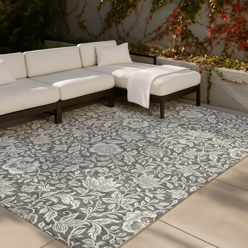 Machine Washable Indoor/Outdoor Chantille ACN2572 Floral Rug, Gray, 2'6" x 3'10"