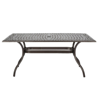 Table rectangulaire convenant aux rassemblements extérieurs dans la cour et aux repas en petit groupe sur le patio