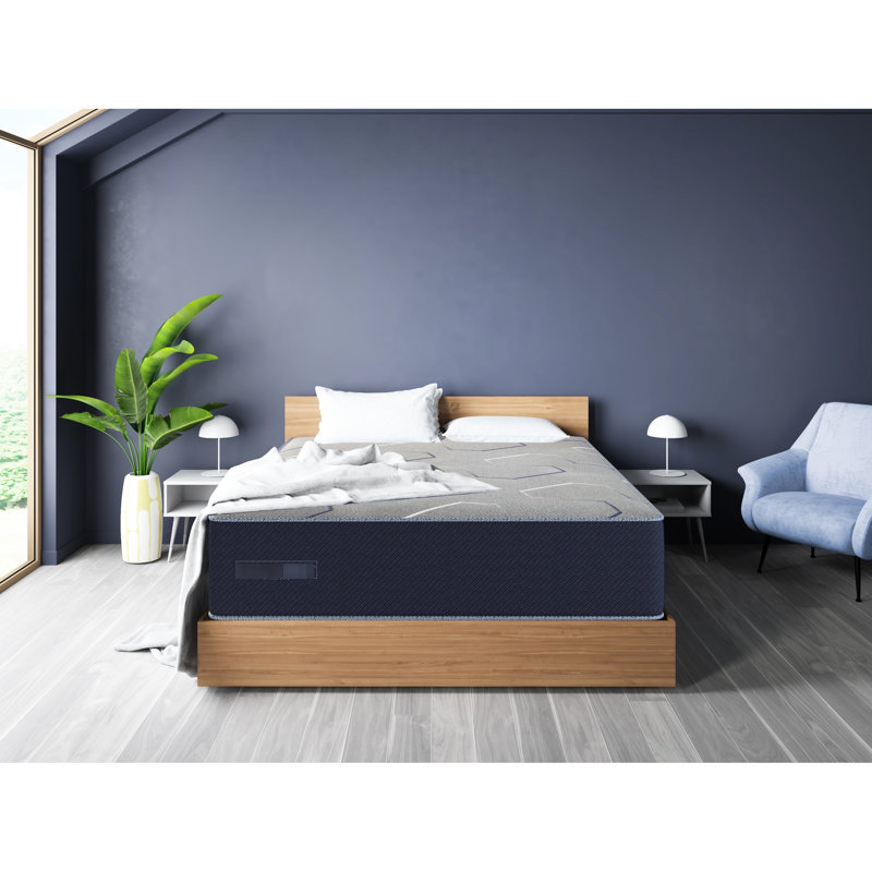 Matelas ferme ferme - solution de sommeil fraîche. Double refroidissement avec mousse gélifiée et changement de phase. Génération Ii pour un sommeil optimal. Isolation de mouvement des bobines emballées individuellement. Soutien. Bleu marine, 54 po de large bleu marine.