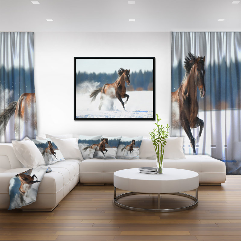 Paysage «Horse Run in Winter», reproduction de photo sur toile tendue encadrée, H 12 po x l 20 po x P 1 po
