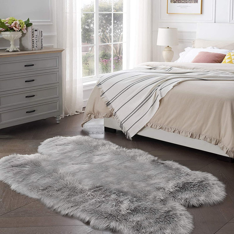 Gray Novelty Faux Sheepskin Fur Shag Area Rug, Oval 4' x 6'