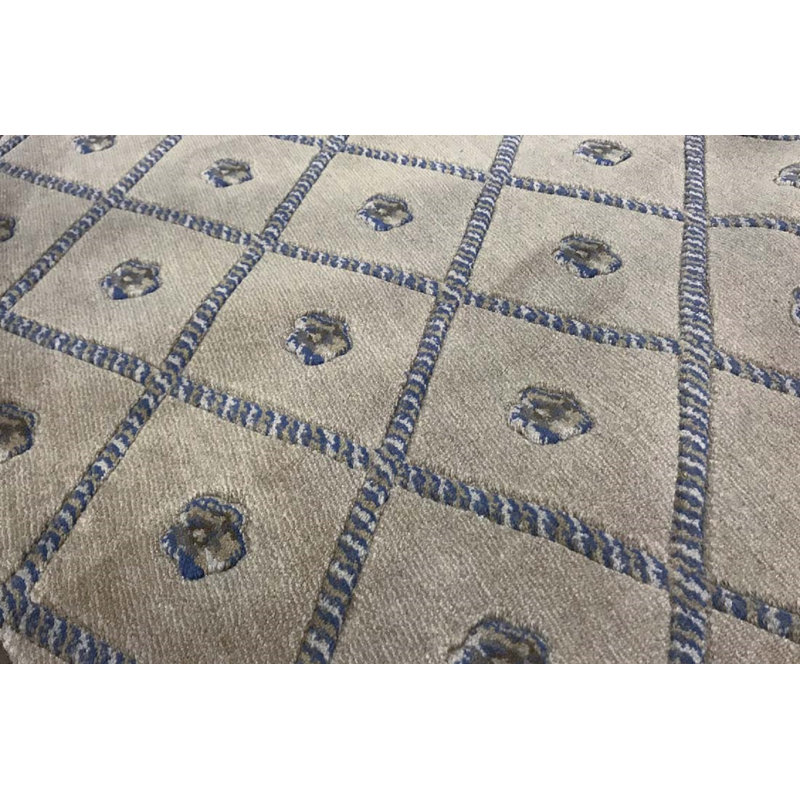 Hand-Knotted High-Quality Gold Round Area Rug